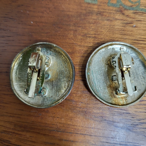 Vintage Gold Tone Butler Moon and Stars Round Clip On Earrings - Picture 8 of 15